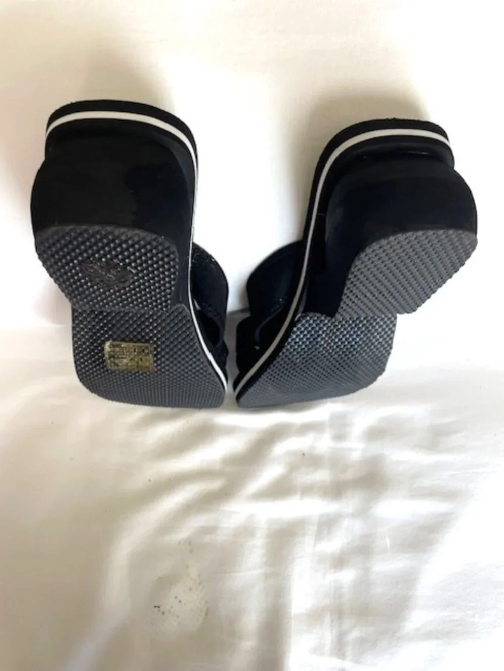 Skechers black sandal with white trim - Picture 5 of 6